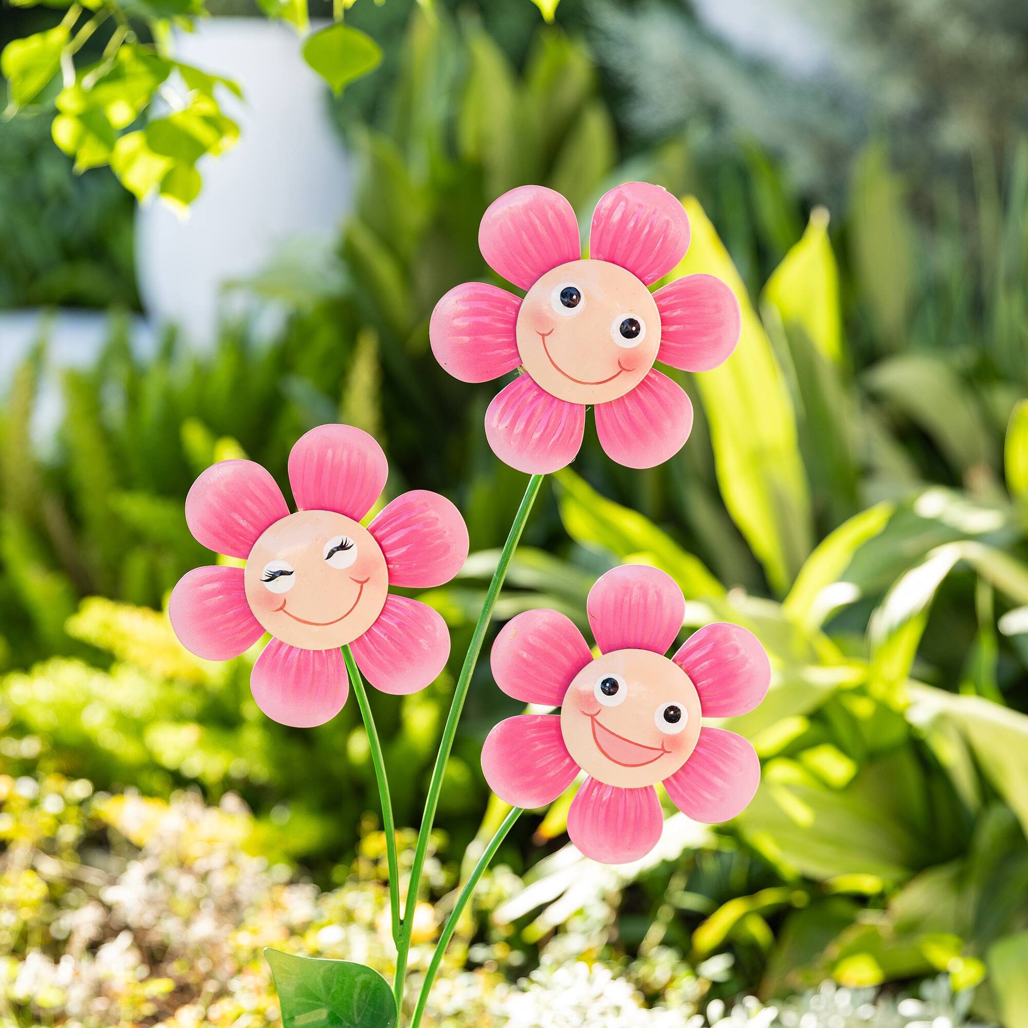 Glitzhome® 36" 2-in-1 Painted Metal Triple Happy Face Flower Garden Yard Stake & Wall Decor